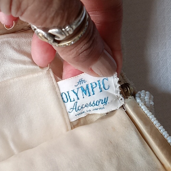 VTG Beaded Purse- Glass Seed Beads with Satin Lining. PERFECT Prom Accessory! - Picture 6 of 7